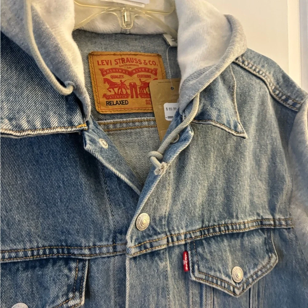 Men's Levi’s Light Blue Denim Jacket with Gray Hoodie Sleeves Sz Med NWT